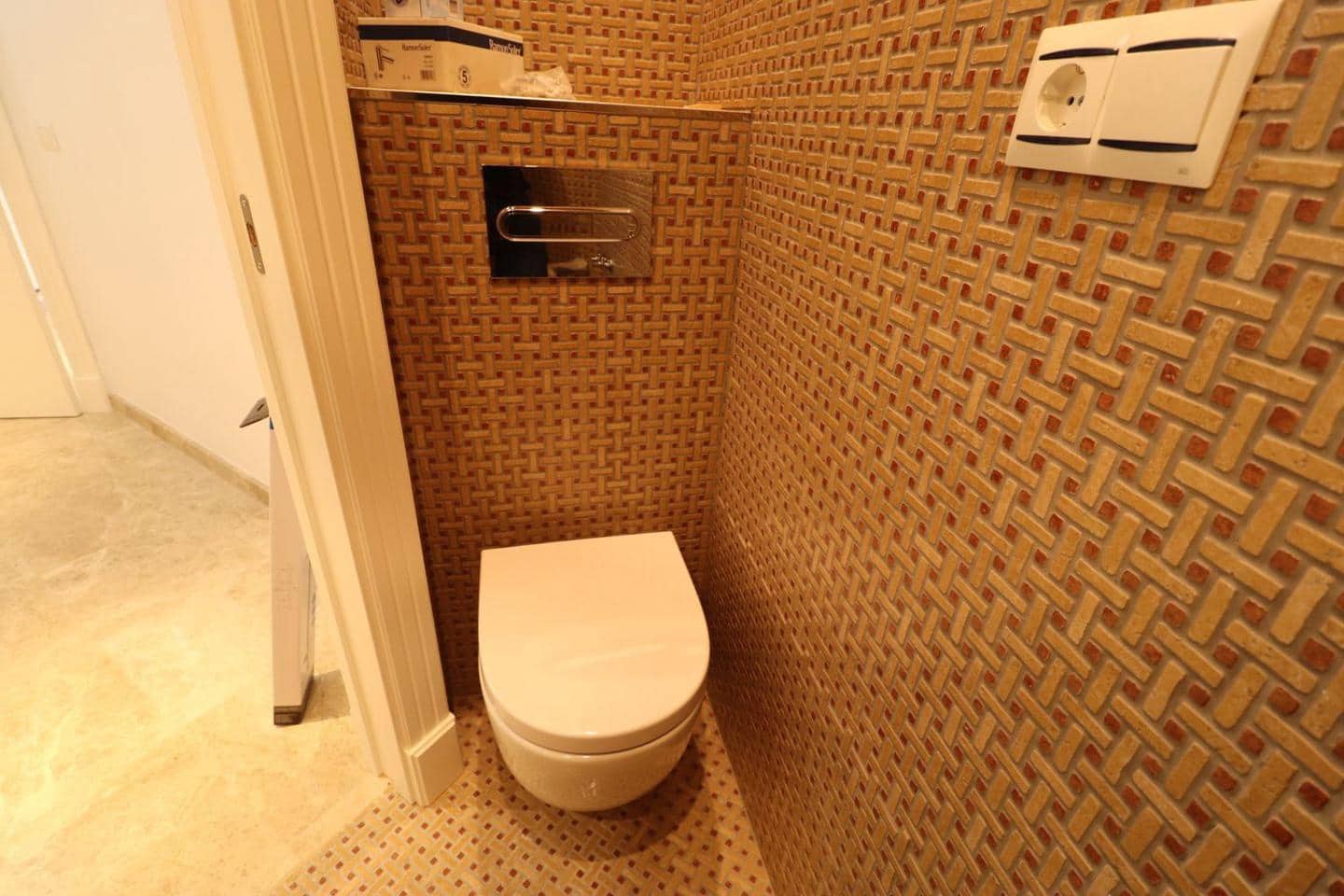 6 quarto Moradia para arrendar em Alhaurin el Grande com piscina garagem - 3 500 € (Ref: 8180916)