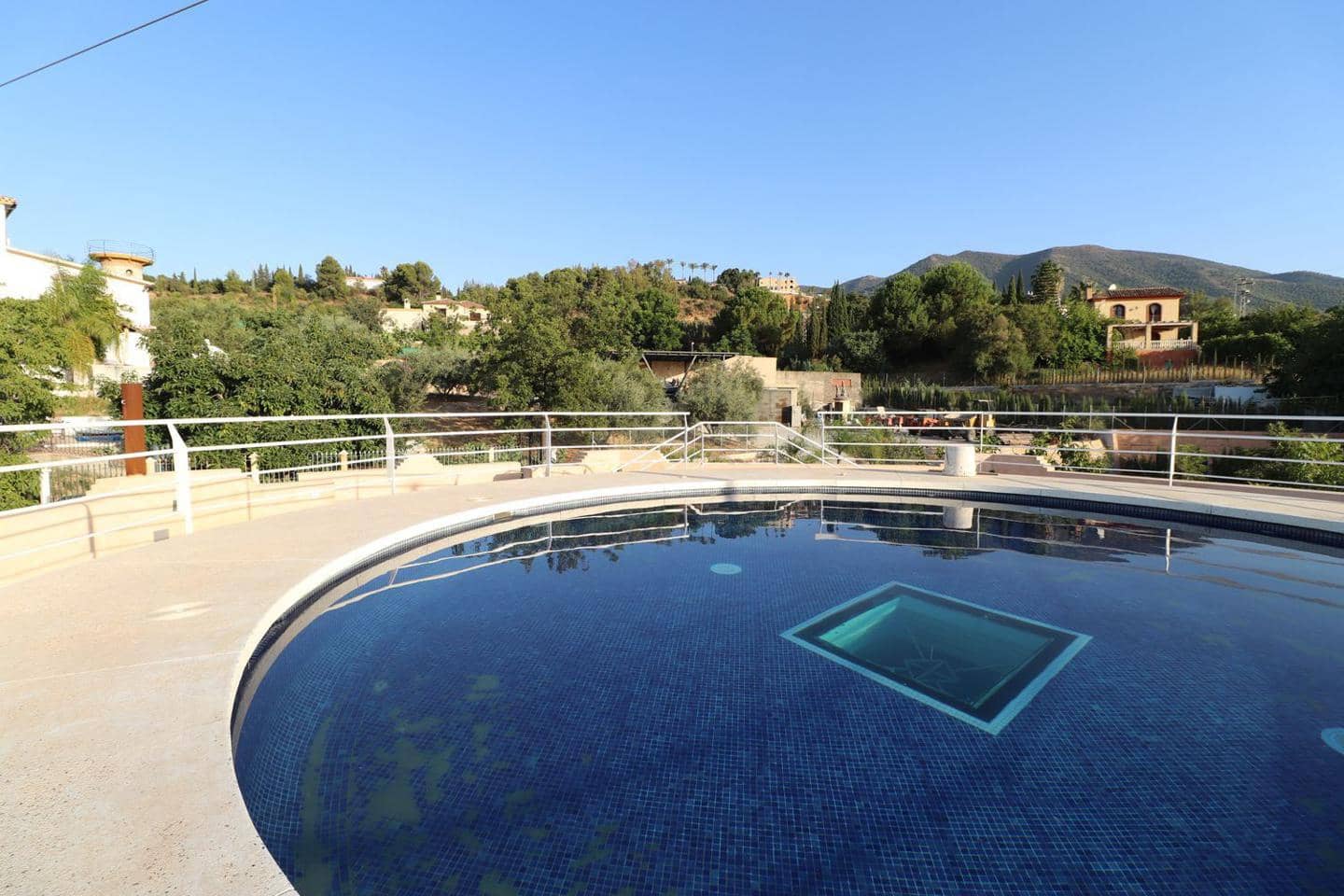 6 quarto Moradia para arrendar em Alhaurin el Grande com piscina garagem - 3 500 € (Ref: 8180916)