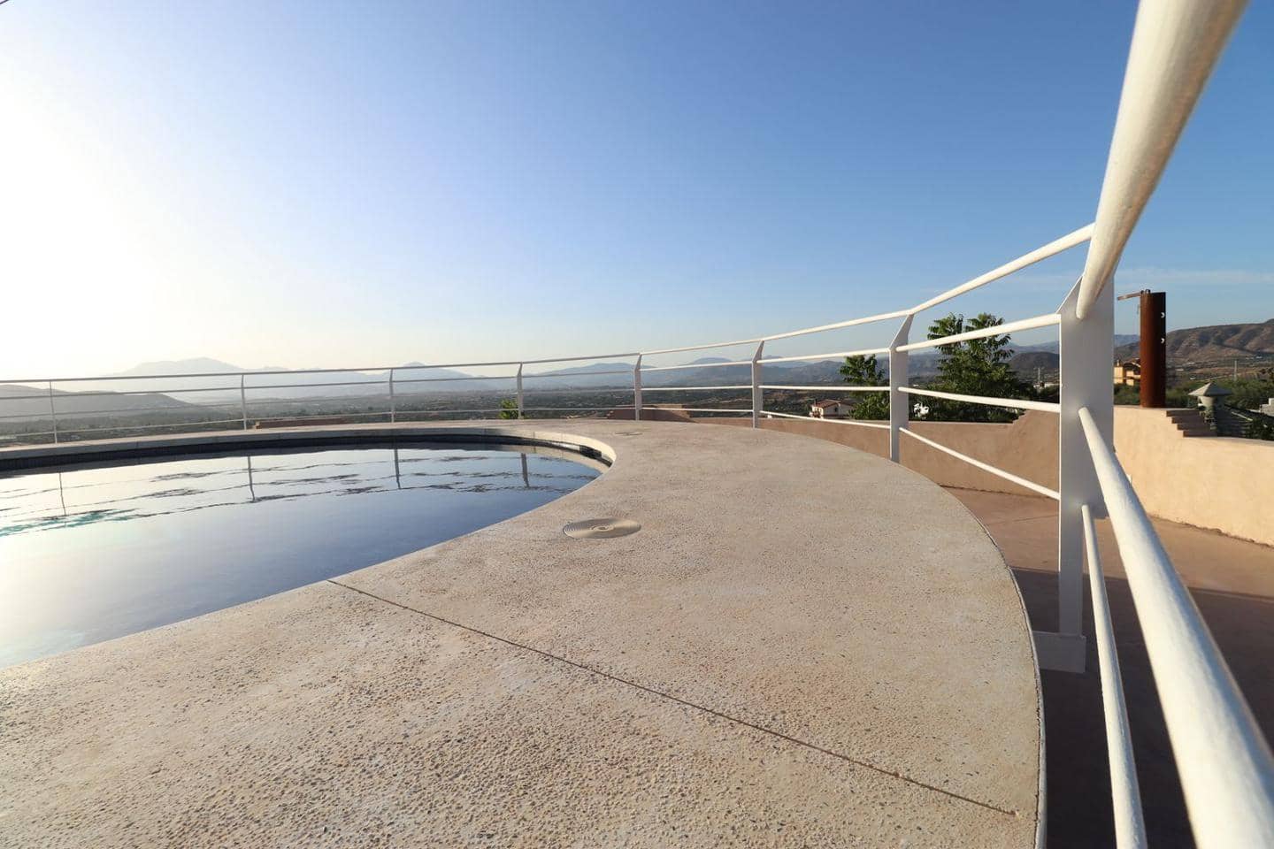 6 quarto Moradia para arrendar em Alhaurin el Grande com piscina garagem - 3 500 € (Ref: 8180916)