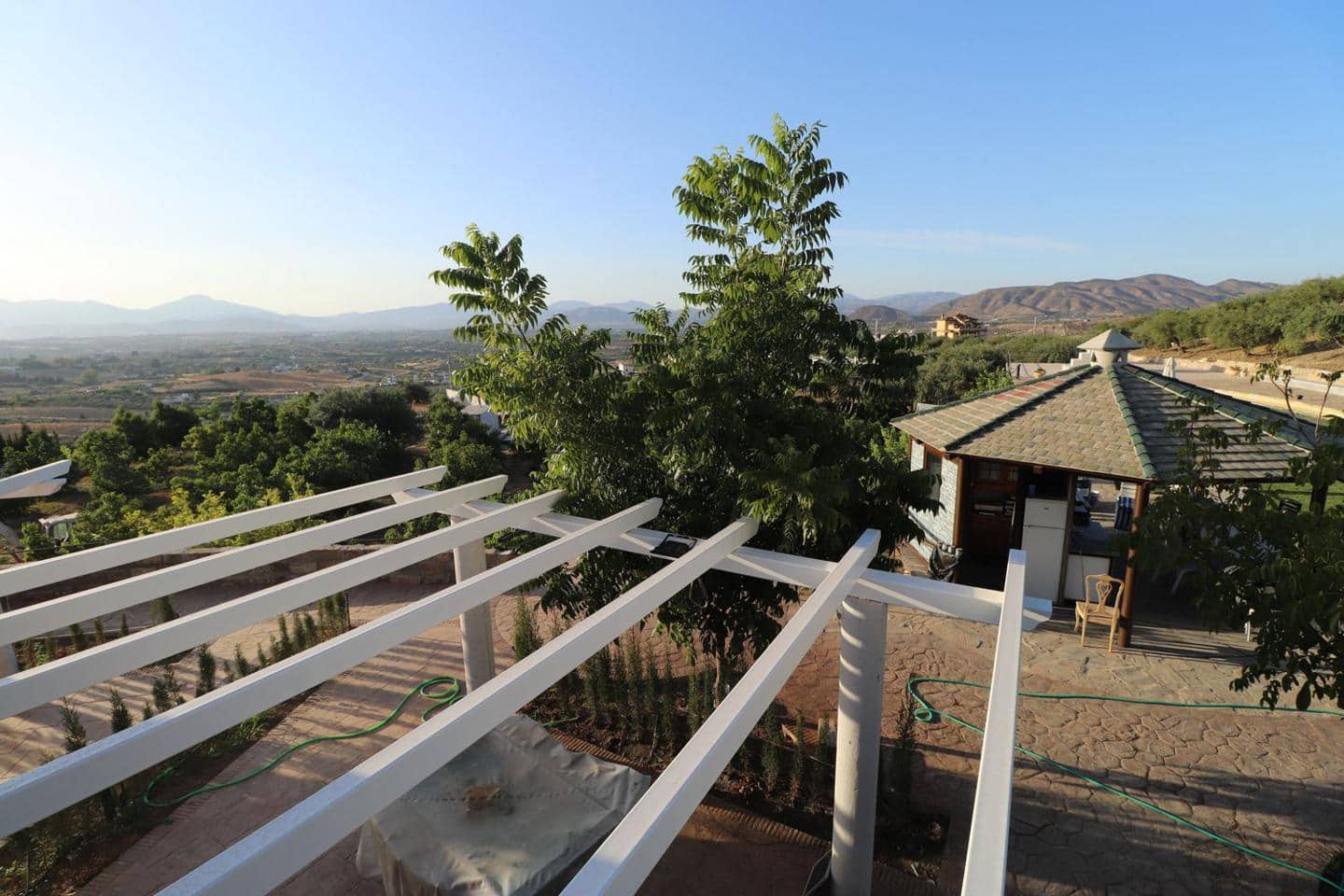 6 quarto Moradia para arrendar em Alhaurin el Grande com piscina garagem - 3 500 € (Ref: 8180916)