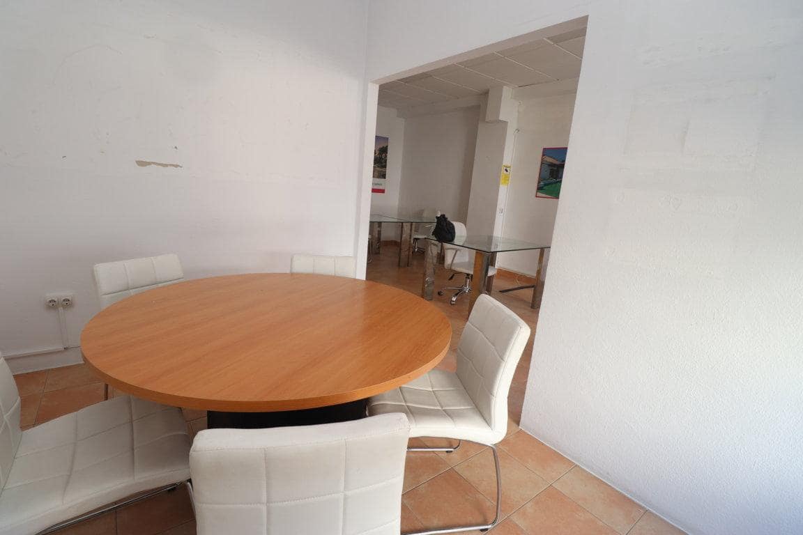 Entreprise de 4 chambres à louer à Alhaurin el Grande - 475 € (Ref: 8196438)