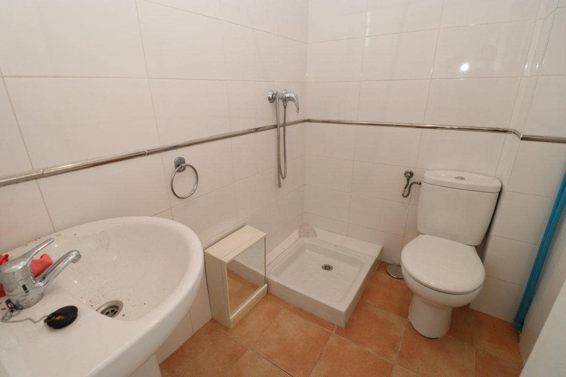 Entreprise de 4 chambres à louer à Alhaurin el Grande - 475 € (Ref: 8196438)