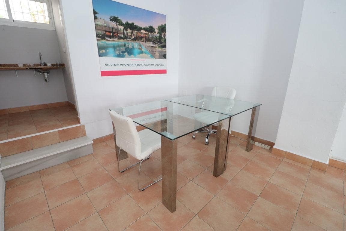 Entreprise de 4 chambres à louer à Alhaurin el Grande - 475 € (Ref: 8196438)