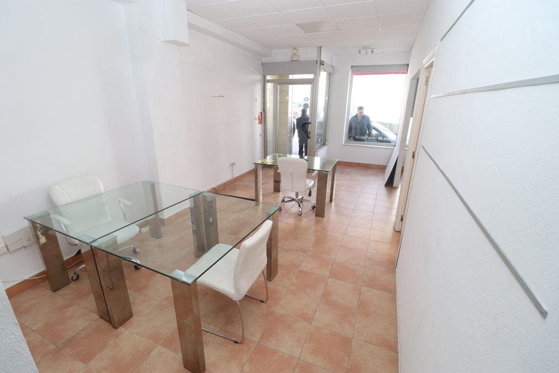 Entreprise de 4 chambres à louer à Alhaurin el Grande - 475 € (Ref: 8196438)