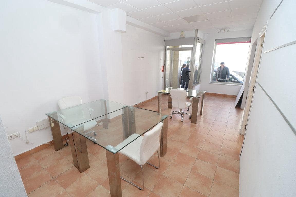 Entreprise de 4 chambres à louer à Alhaurin el Grande - 475 € (Ref: 8196438)