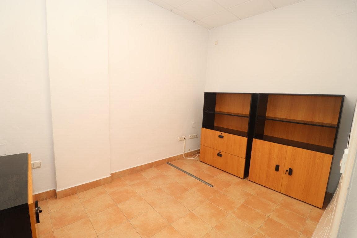Entreprise de 4 chambres à louer à Alhaurin el Grande - 475 € (Ref: 8196438)