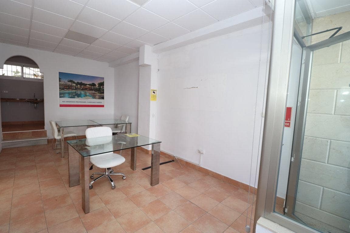 Entreprise de 4 chambres à louer à Alhaurin el Grande - 475 € (Ref: 8196438)