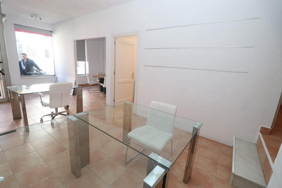 Entreprise de 4 chambres à louer à Alhaurin el Grande - 475 € (Ref: 8196438)