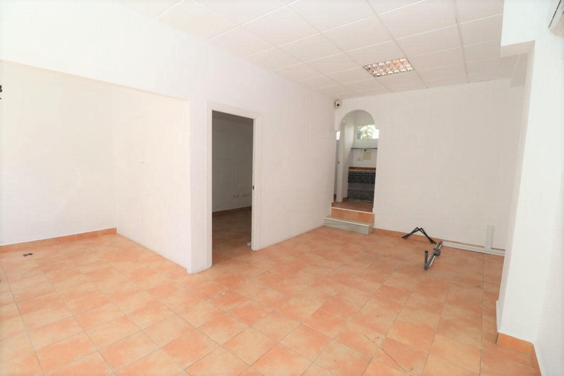 Entreprise de 4 chambres à louer à Alhaurin el Grande - 475 € (Ref: 8196438)