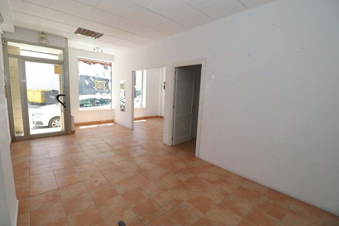 Entreprise de 4 chambres à louer à Alhaurin el Grande - 475 € (Ref: 8196438)
