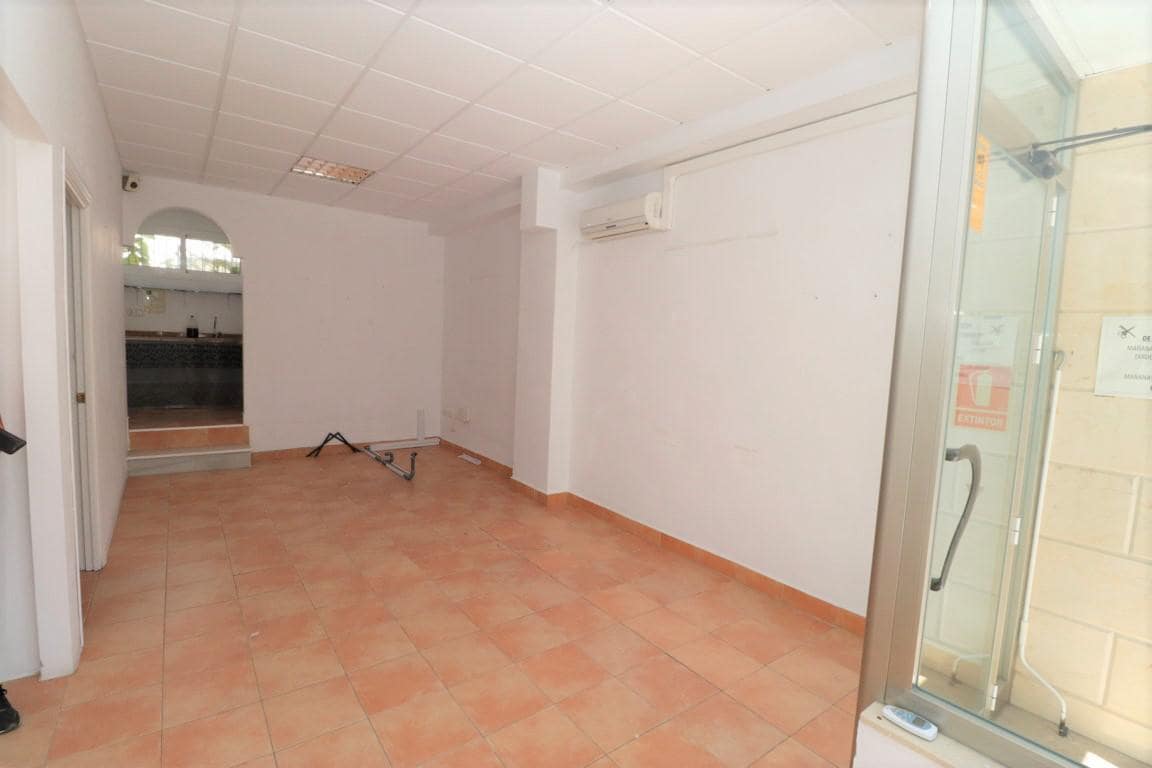 Entreprise de 4 chambres à louer à Alhaurin el Grande - 475 € (Ref: 8196438)