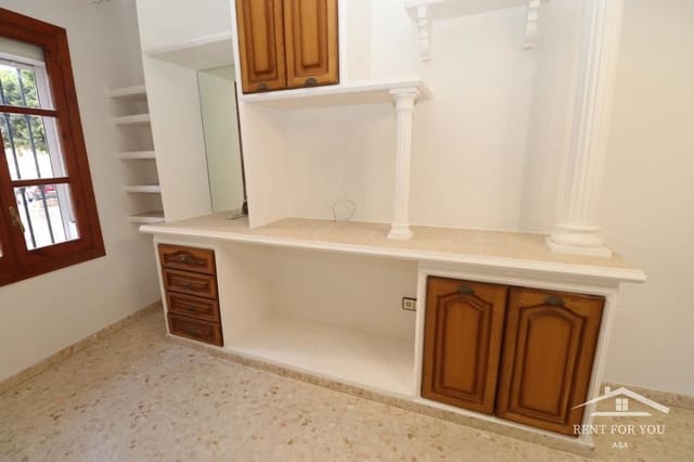 3 slaapkamer Flat te huur in Coín - € 1.000 (Ref: 8217900)