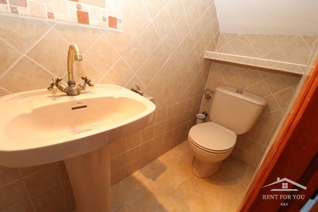 3 slaapkamer Flat te huur in Coín - € 1.000 (Ref: 8217900)