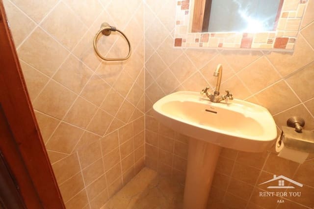 3 slaapkamer Flat te huur in Coín - € 1.000 (Ref: 8217900)