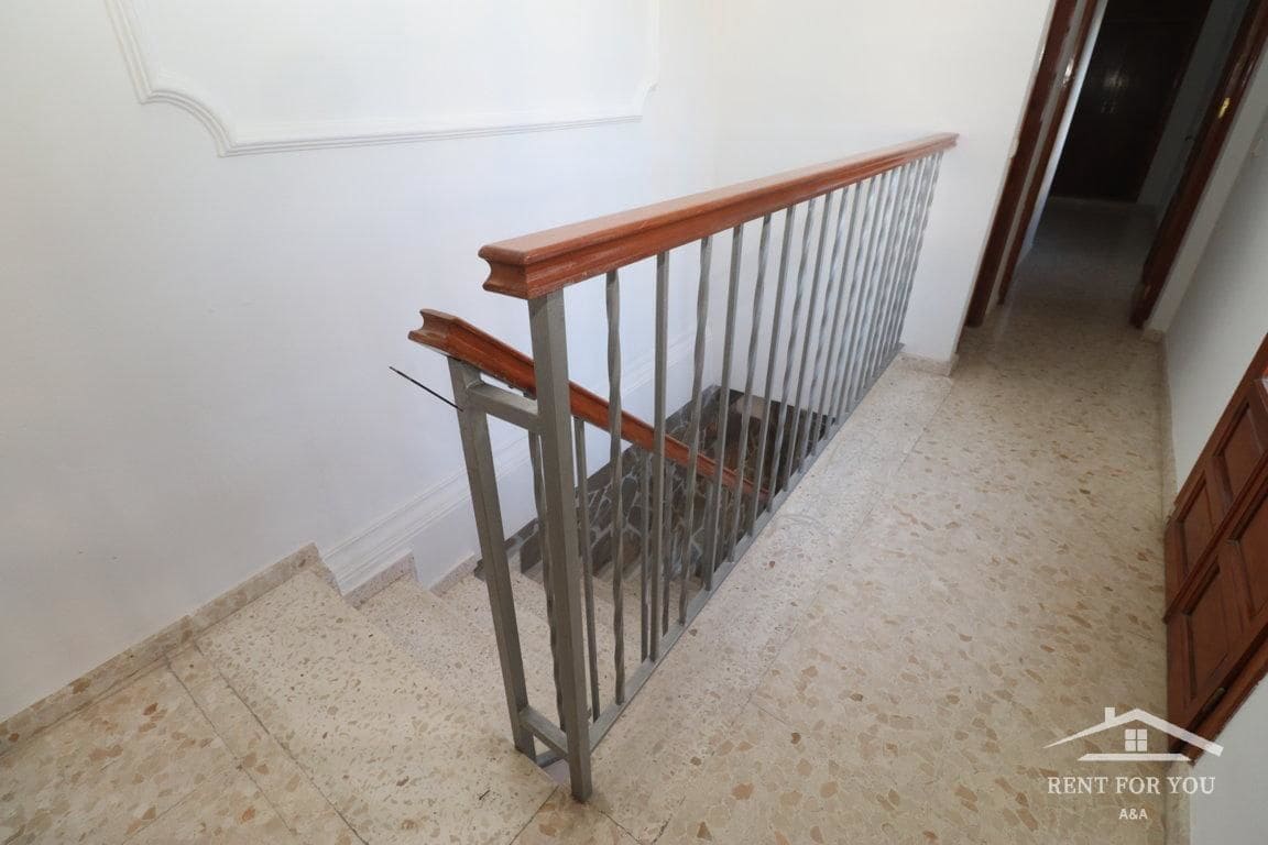 3 slaapkamer Flat te huur in Coin - € 1.000 (Ref: 8217900)