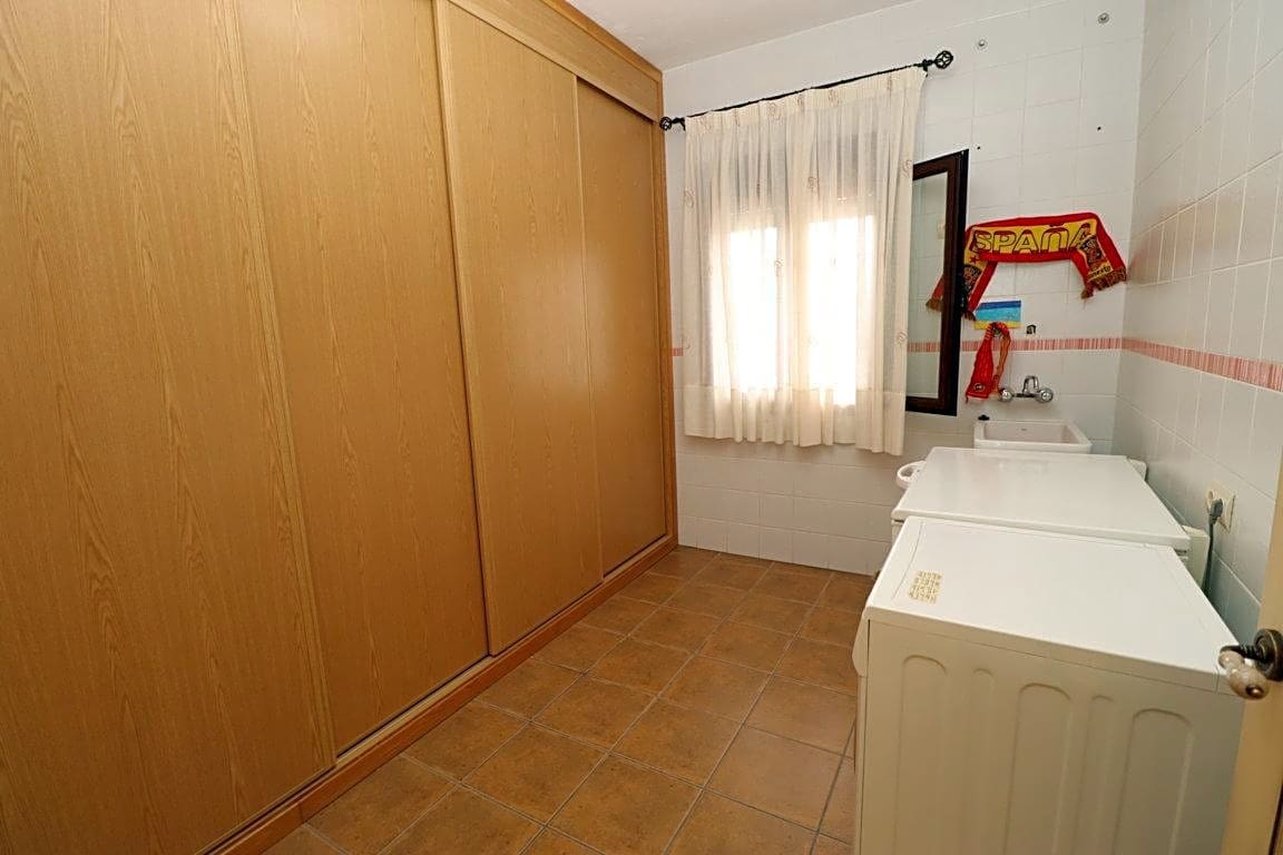 2 bedroom Villa for rent in Alhaurin el Grande with garage - € 1,200 (Ref: 8488219)