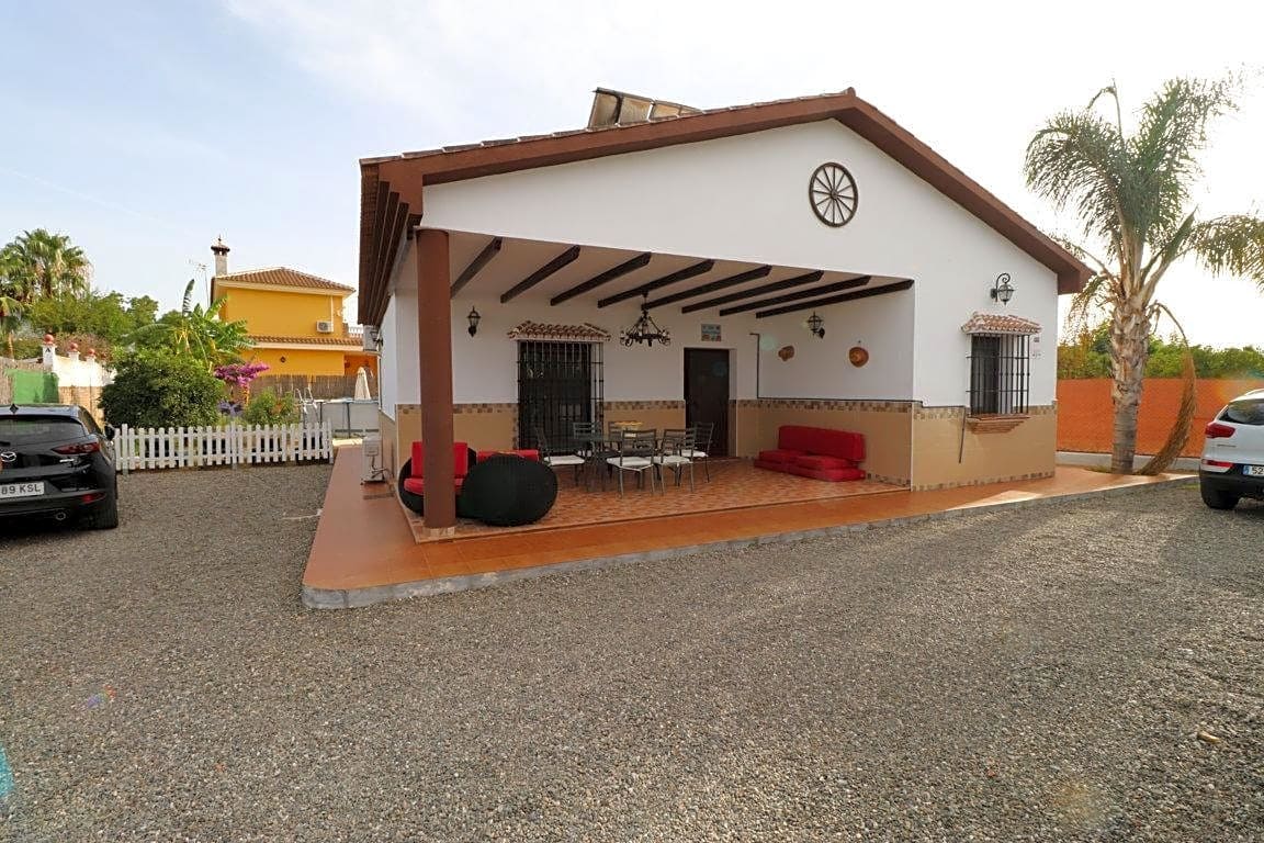 2 bedroom Villa for rent in Alhaurin el Grande with garage - € 1,200 (Ref: 8488219)