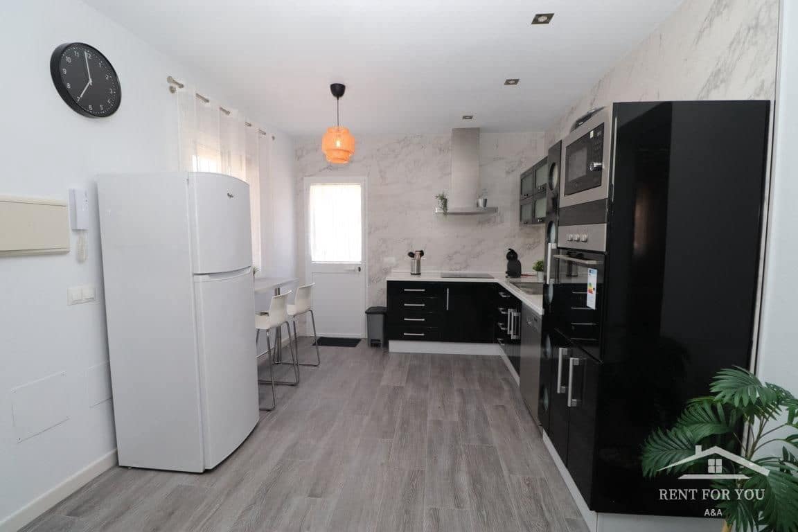 2 bedroom Villa for rent in Alhaurin el Grande - € 1,200 (Ref: 8500904)