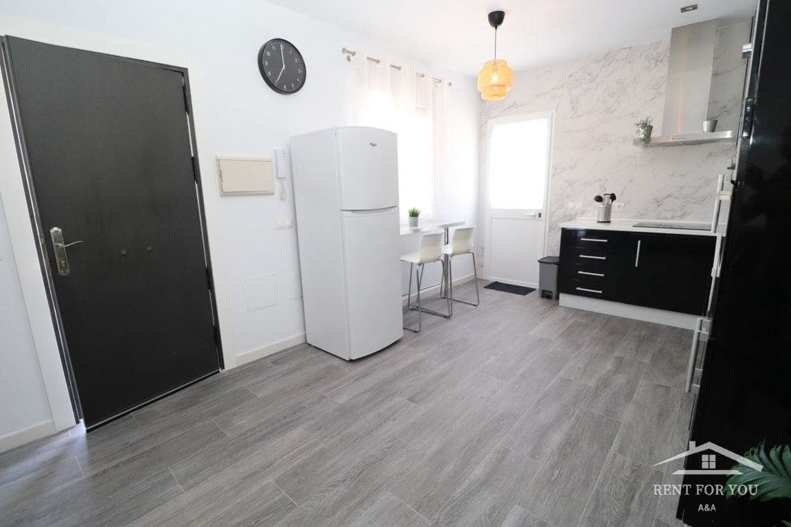2 bedroom Villa for rent in Alhaurin el Grande - € 1,200 (Ref: 8500904)