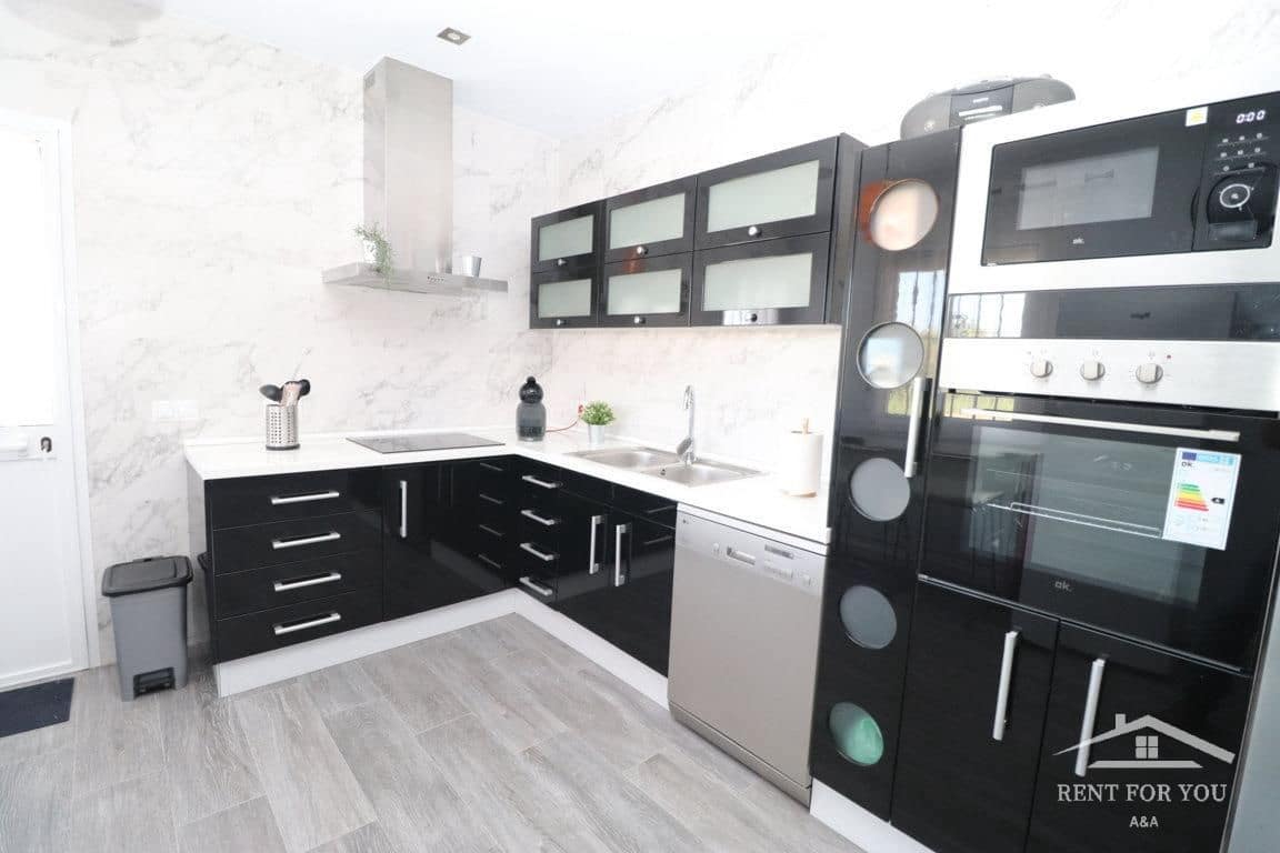 2 bedroom Villa for rent in Alhaurin el Grande - € 1,200 (Ref: 8500904)