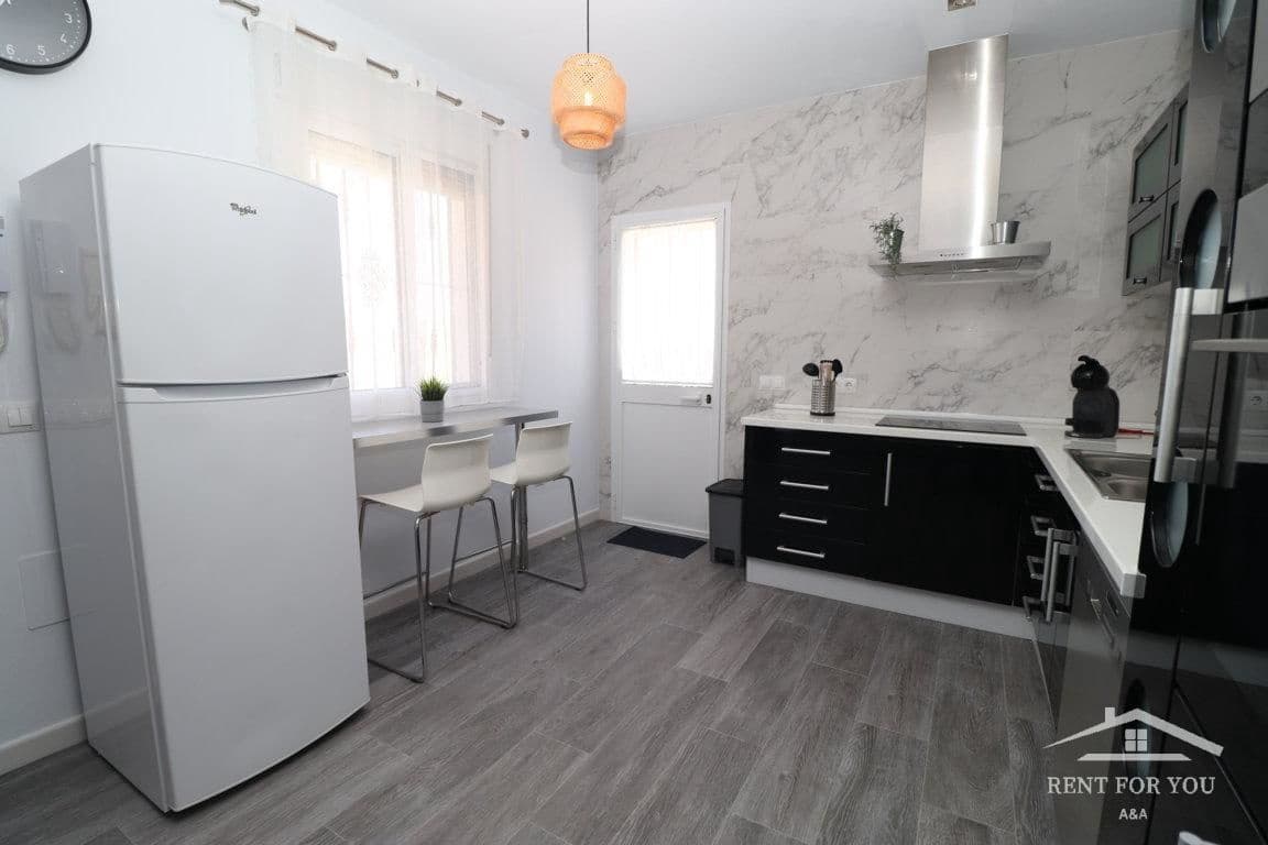 2 bedroom Villa for rent in Alhaurin el Grande - € 1,200 (Ref: 8500904)