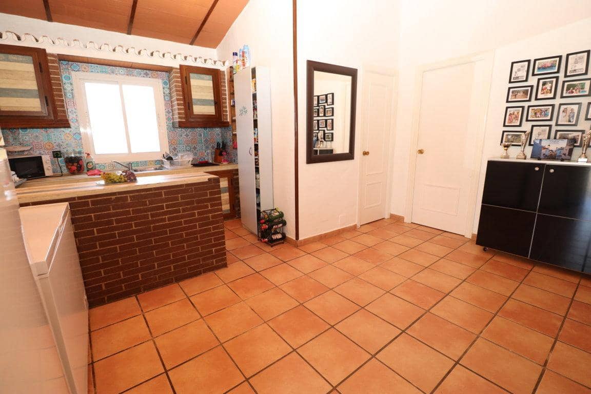 3 camera da letto Villa da affittare in Alhaurin de la Torre con piscina garage - 800 € (Rif: 8590077)