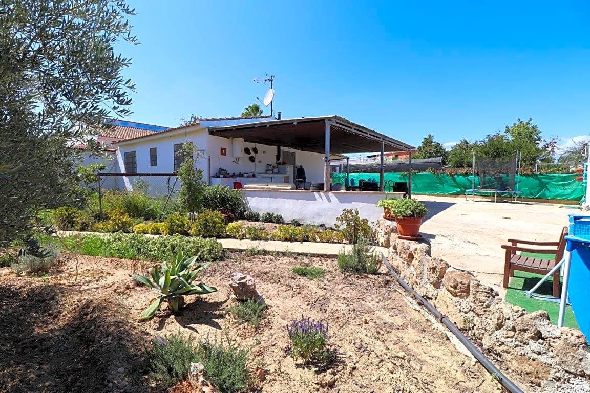 3 camera da letto Villa da affittare in Alhaurin de la Torre con piscina garage - 800 € (Rif: 8590077)
