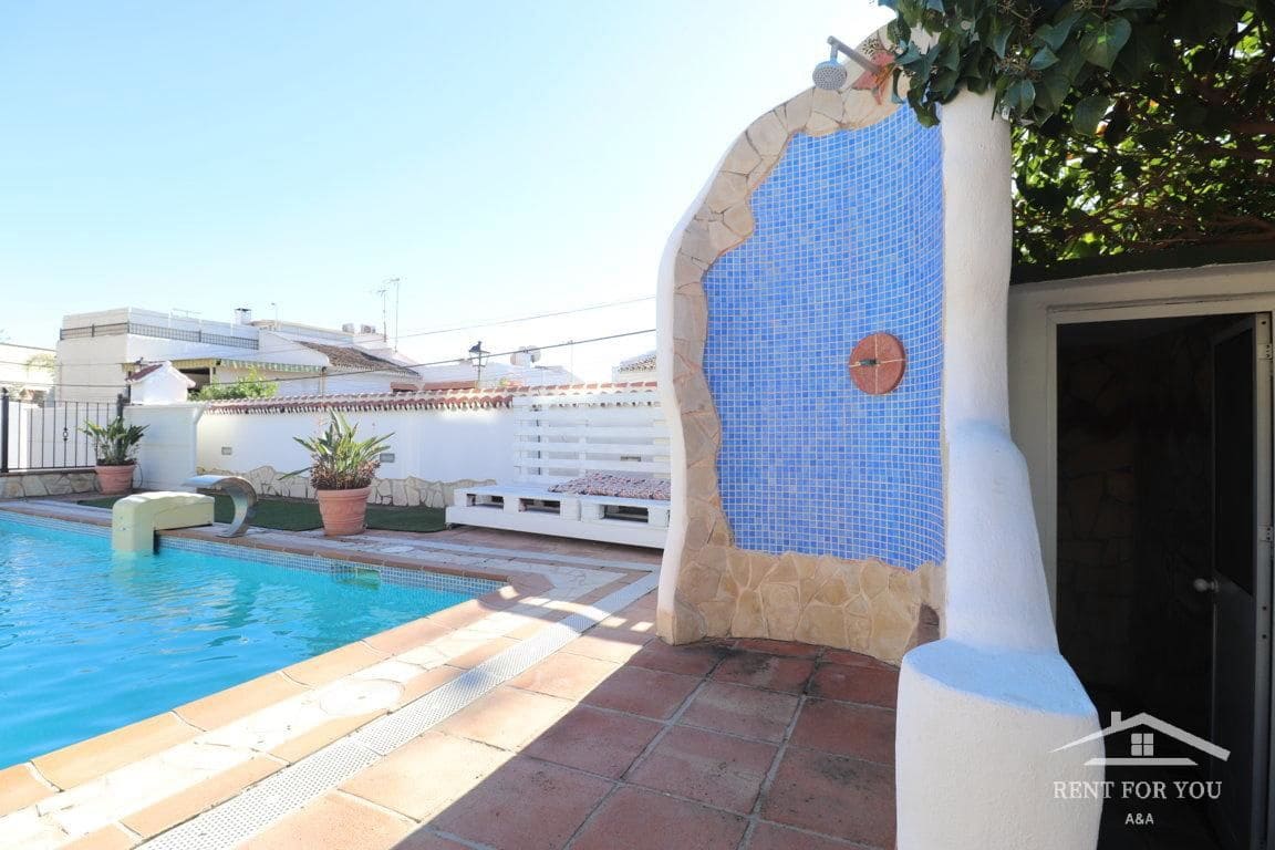 Chalet de 4 habitaciones en Coín en alquiler con piscina - 1.700 € (Ref: 8692144)