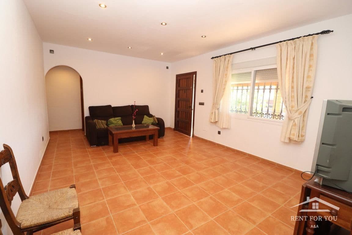 Chalet de 4 habitaciones en Coín en alquiler con piscina - 1.700 € (Ref: 8692144)