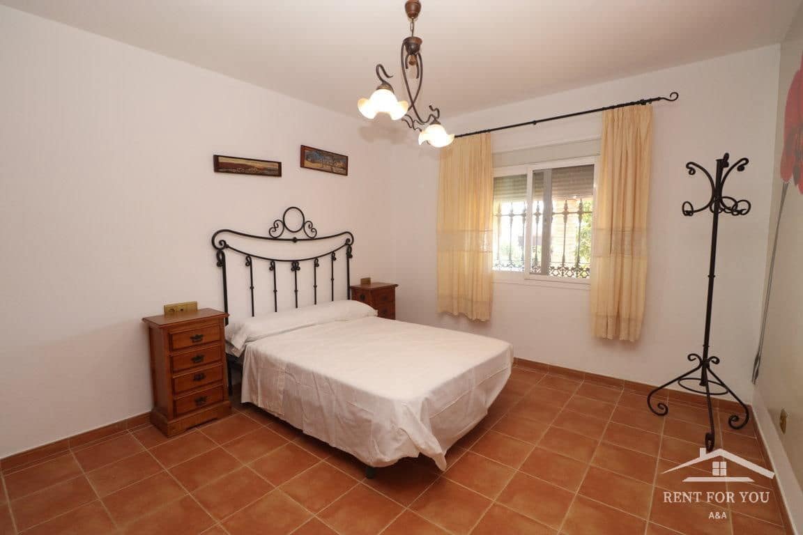Chalet de 4 habitaciones en Coín en alquiler con piscina - 1.700 € (Ref: 8692144)
