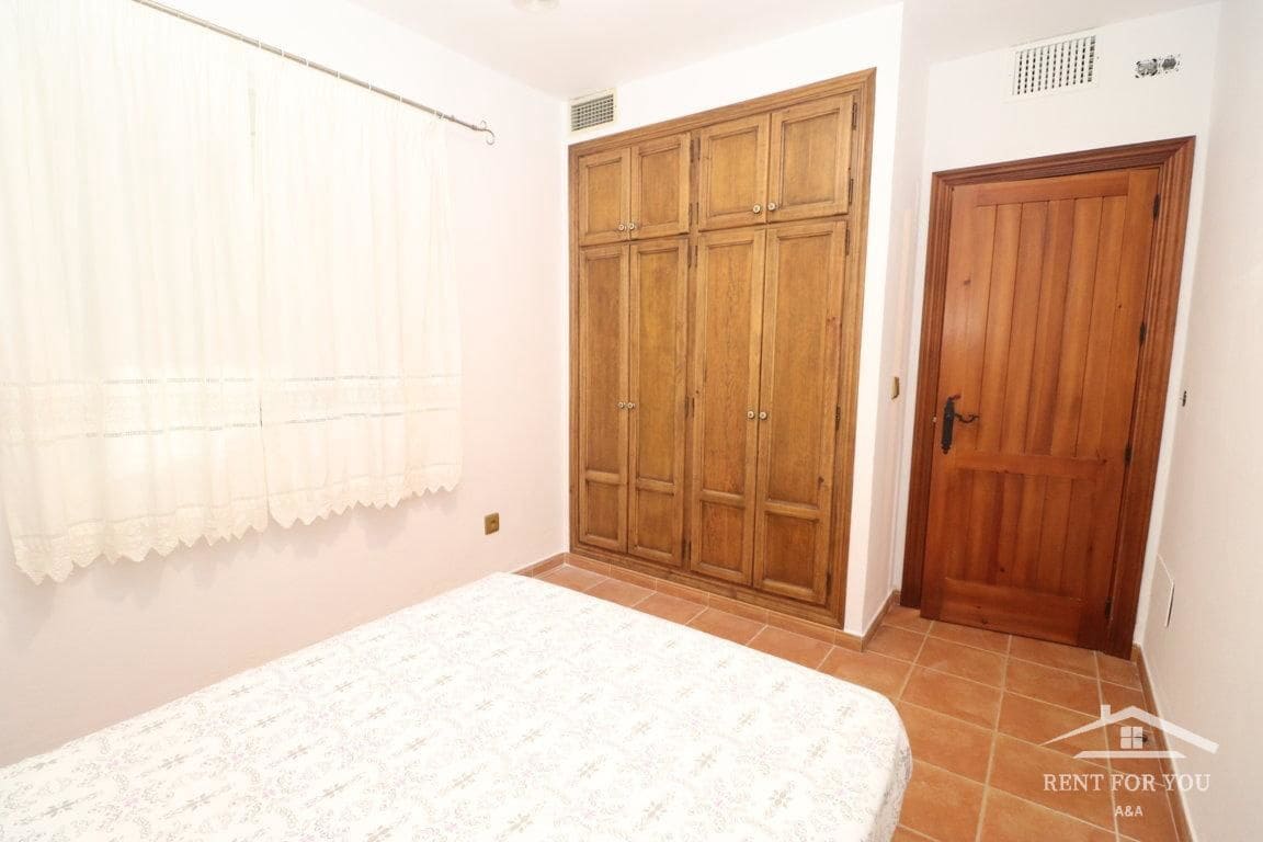 Chalet de 4 habitaciones en Coín en alquiler con piscina - 1.700 € (Ref: 8692144)