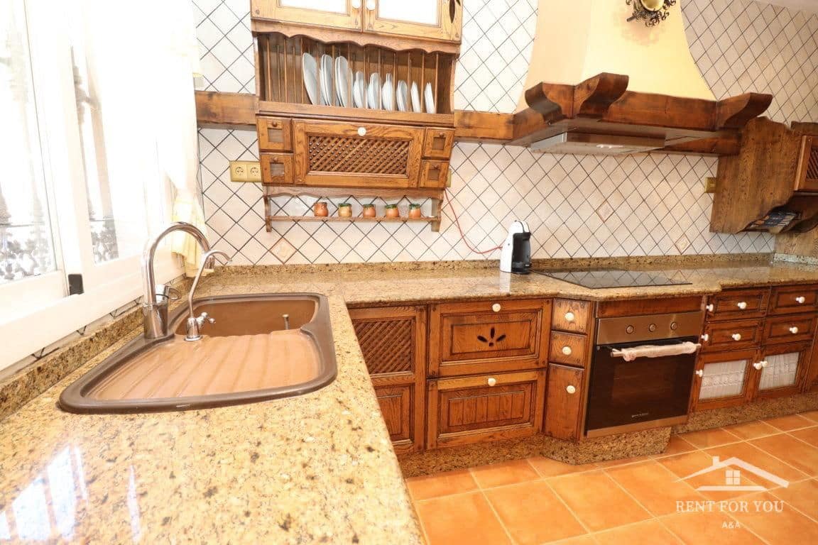 Chalet de 4 habitaciones en Coín en alquiler con piscina - 1.700 € (Ref: 8692144)