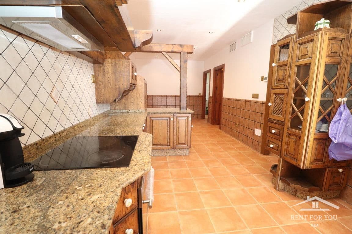 Chalet de 4 habitaciones en Coín en alquiler con piscina - 1.700 € (Ref: 8692144)