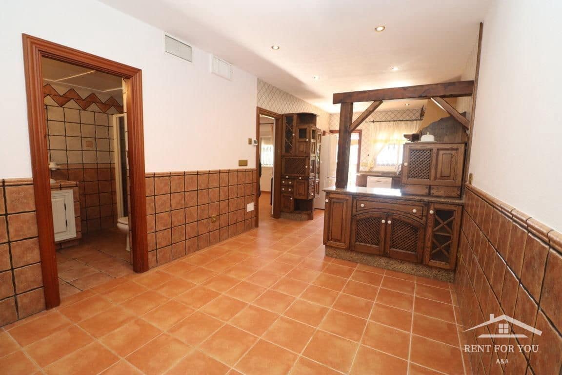 Chalet de 4 habitaciones en Coín en alquiler con piscina - 1.700 € (Ref: 8692144)