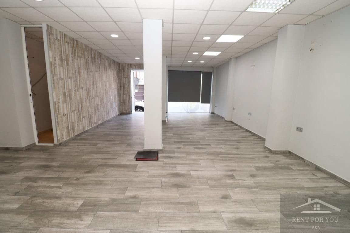 4 quarto Empresa para arrendar em Alhaurin el Grande - 700 € (Ref: 8842260)