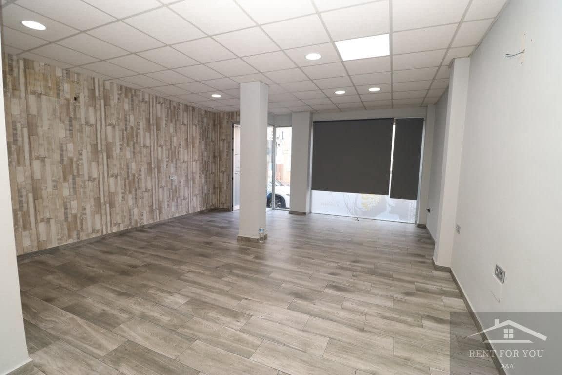 4 quarto Empresa para arrendar em Alhaurin el Grande - 700 € (Ref: 8842260)