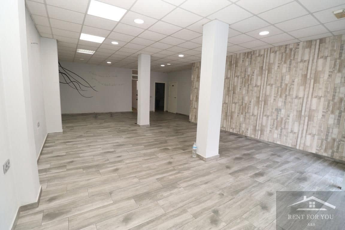 4 quarto Empresa para arrendar em Alhaurin el Grande - 700 € (Ref: 8842260)