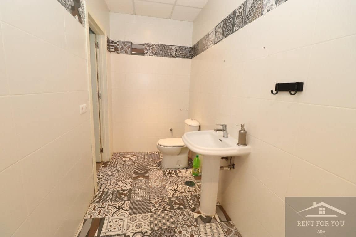 4 quarto Empresa para arrendar em Alhaurin el Grande - 700 € (Ref: 8842260)