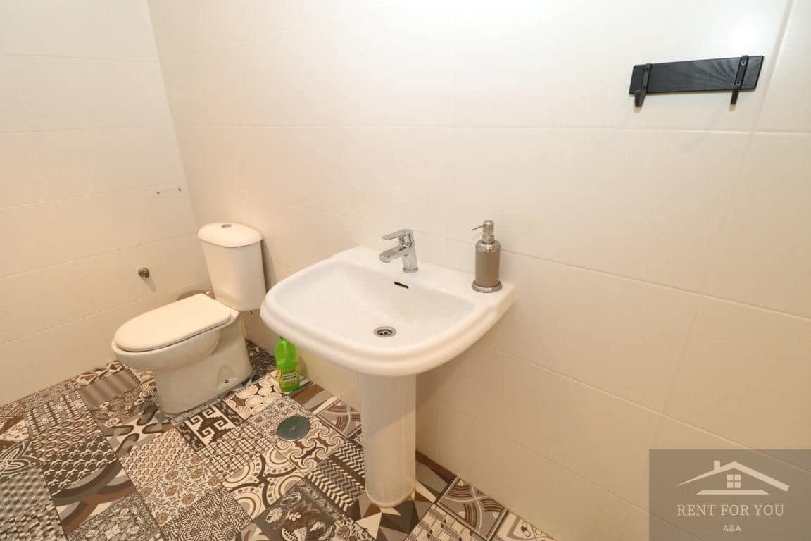 4 quarto Empresa para arrendar em Alhaurin el Grande - 700 € (Ref: 8842260)