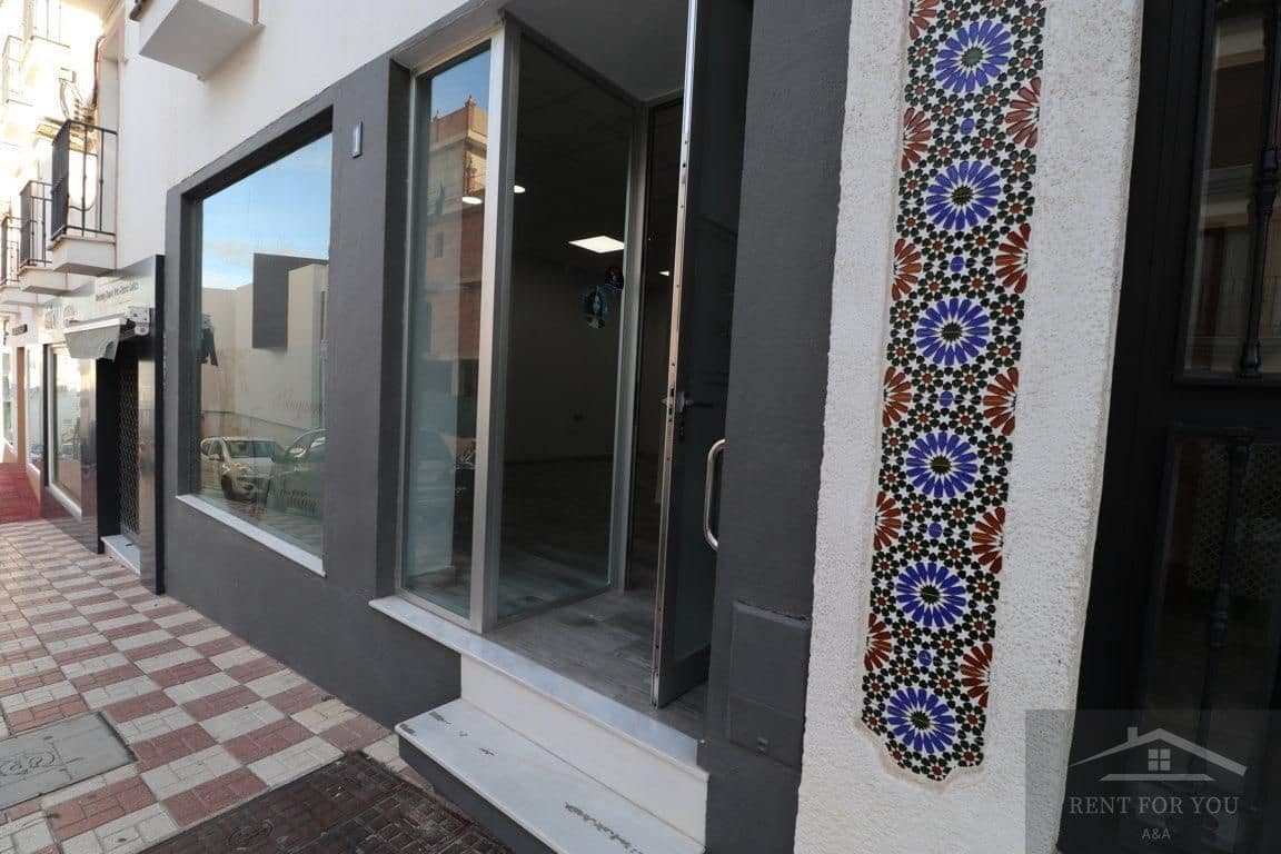 4 quarto Empresa para arrendar em Alhaurin el Grande - 700 € (Ref: 8842260)