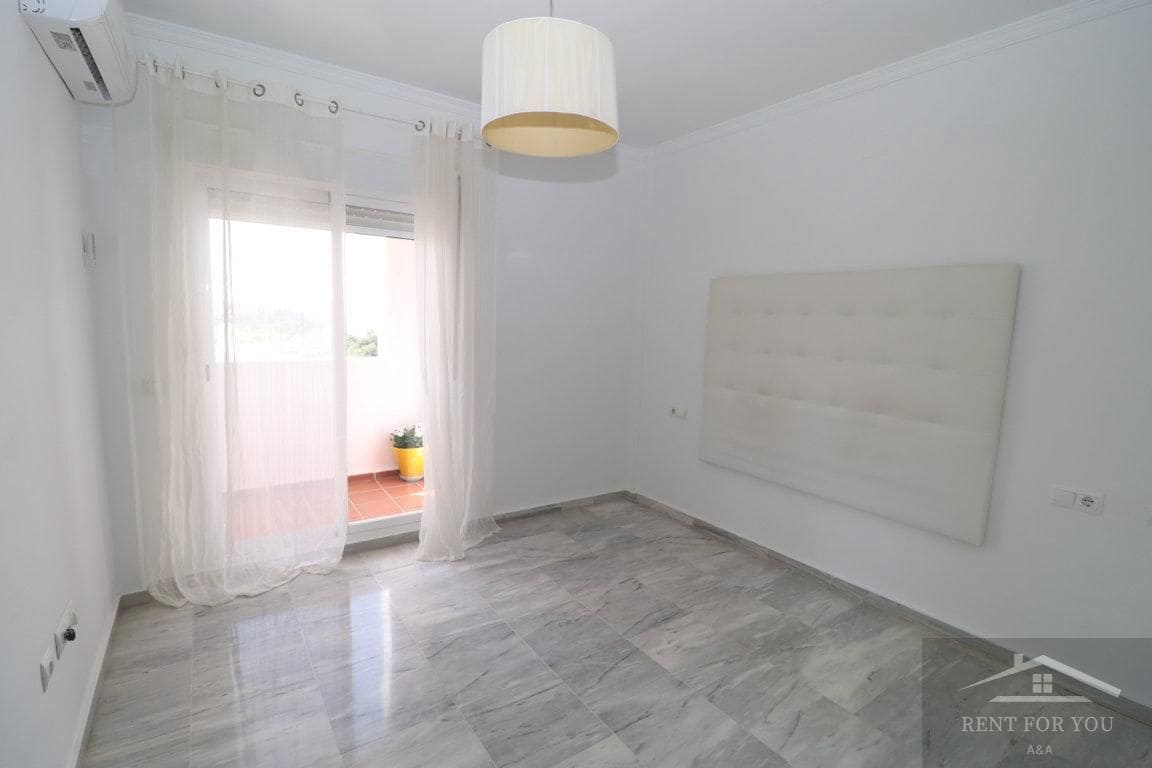 Appartement de 2 chambres à louer à Alhaurin Golf avec piscine garage - 1 100 € (Ref: 8939258)