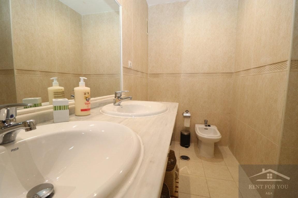 Appartement de 2 chambres à louer à Alhaurin Golf avec piscine garage - 1 100 € (Ref: 8939258)