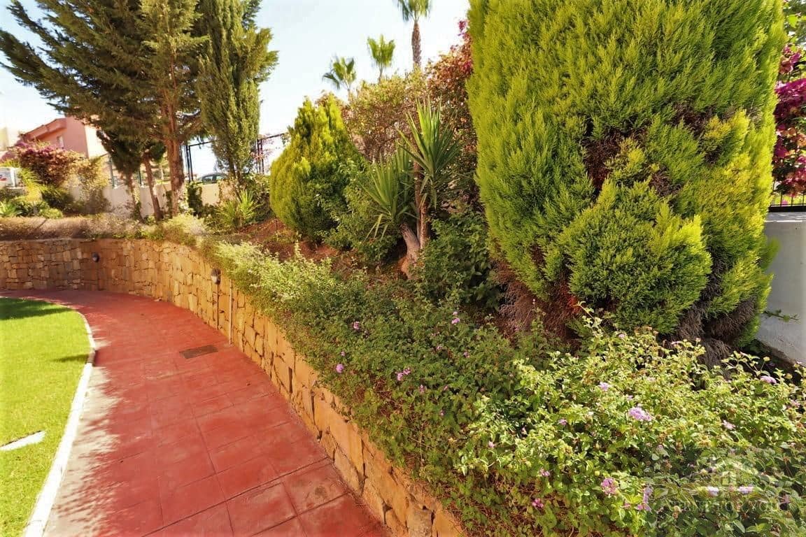 Appartement de 2 chambres à louer à Alhaurin Golf avec piscine garage - 1 100 € (Ref: 8939258)