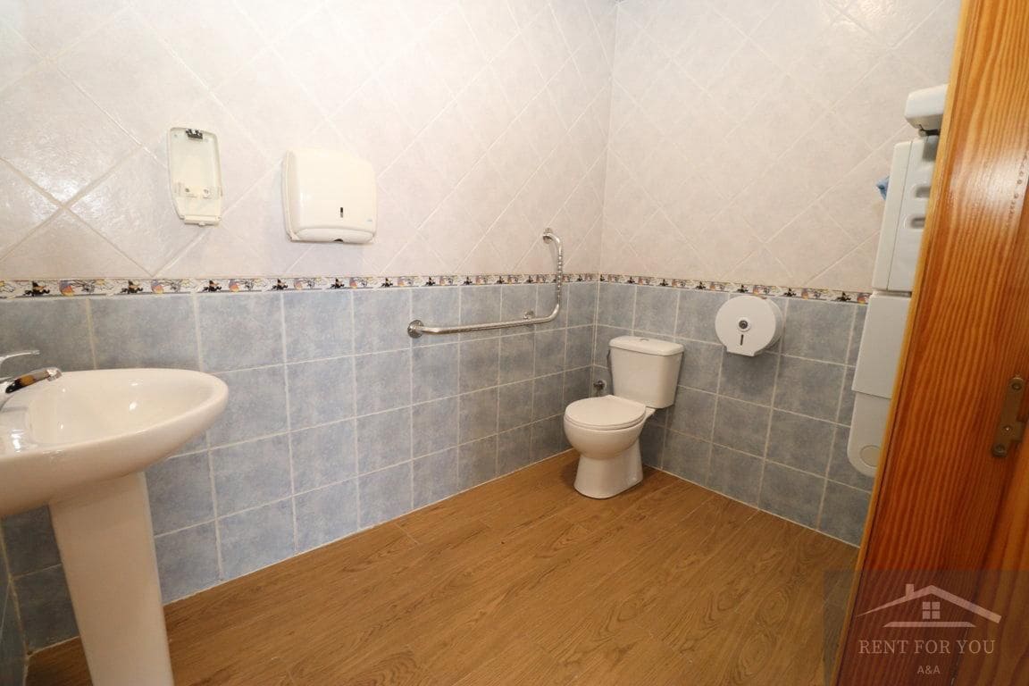 3 soveværelse Virksomhed til leje i Alhaurin el Grande - € 800 (Ref: 9024231)