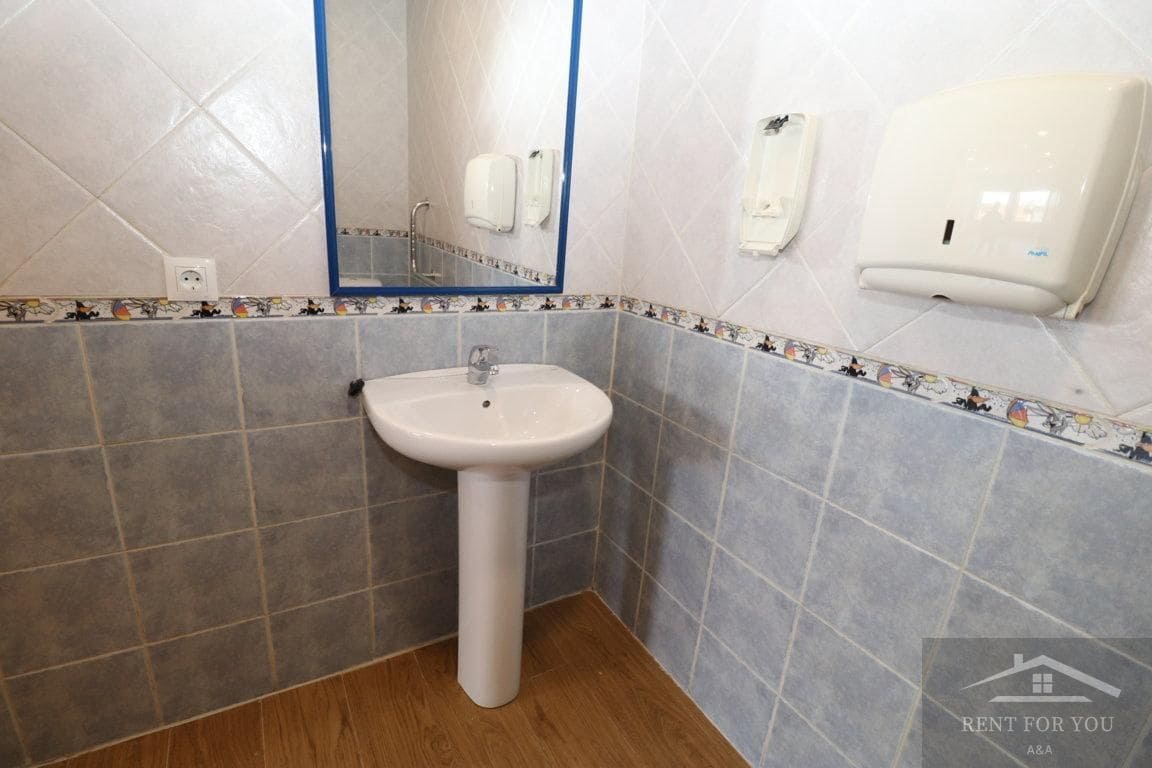 3 soveværelse Virksomhed til leje i Alhaurin el Grande - € 800 (Ref: 9024231)