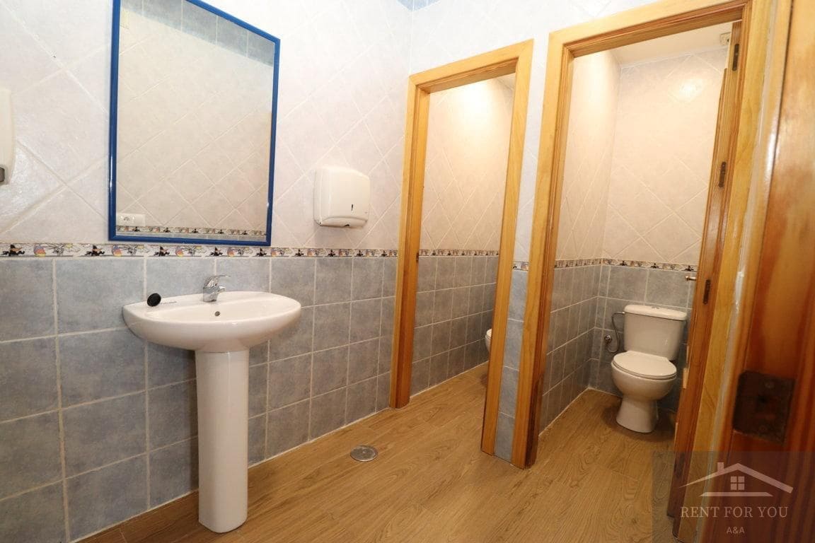 3 soveværelse Virksomhed til leje i Alhaurin el Grande - € 800 (Ref: 9024231)