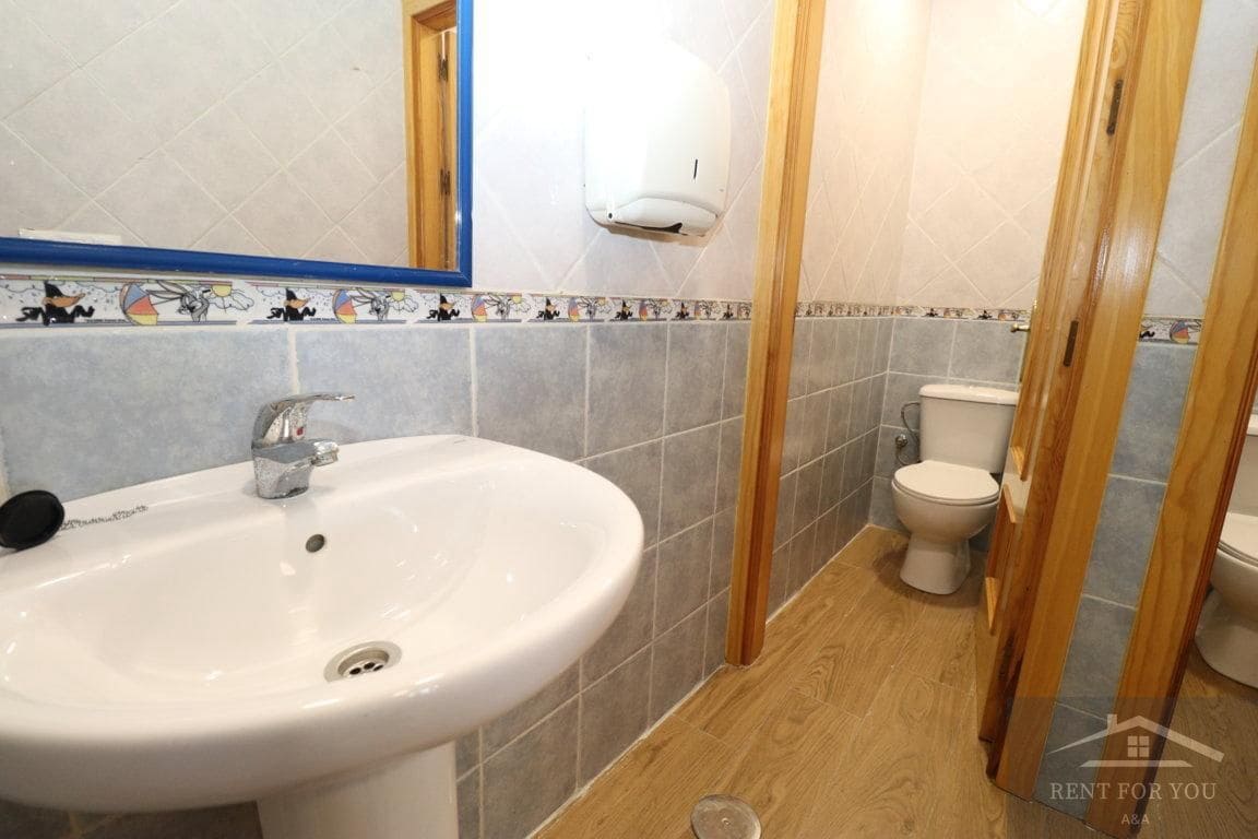 3 soveværelse Virksomhed til leje i Alhaurin el Grande - € 800 (Ref: 9024231)