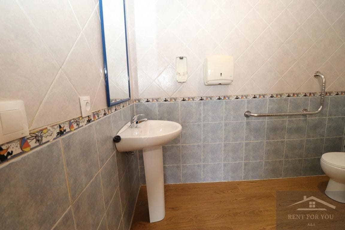 3 soveværelse Virksomhed til leje i Alhaurin el Grande - € 800 (Ref: 9024231)