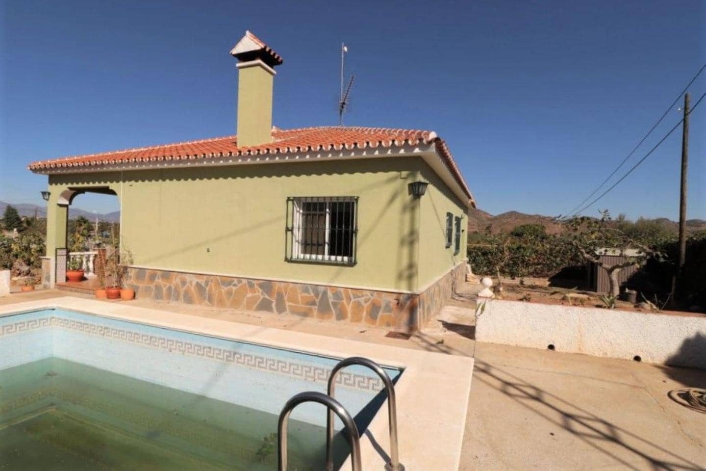 3 soveværelse Villa til leje i Alhaurin de la Torre med swimmingpool - € 1.800 (Ref: 9075999)