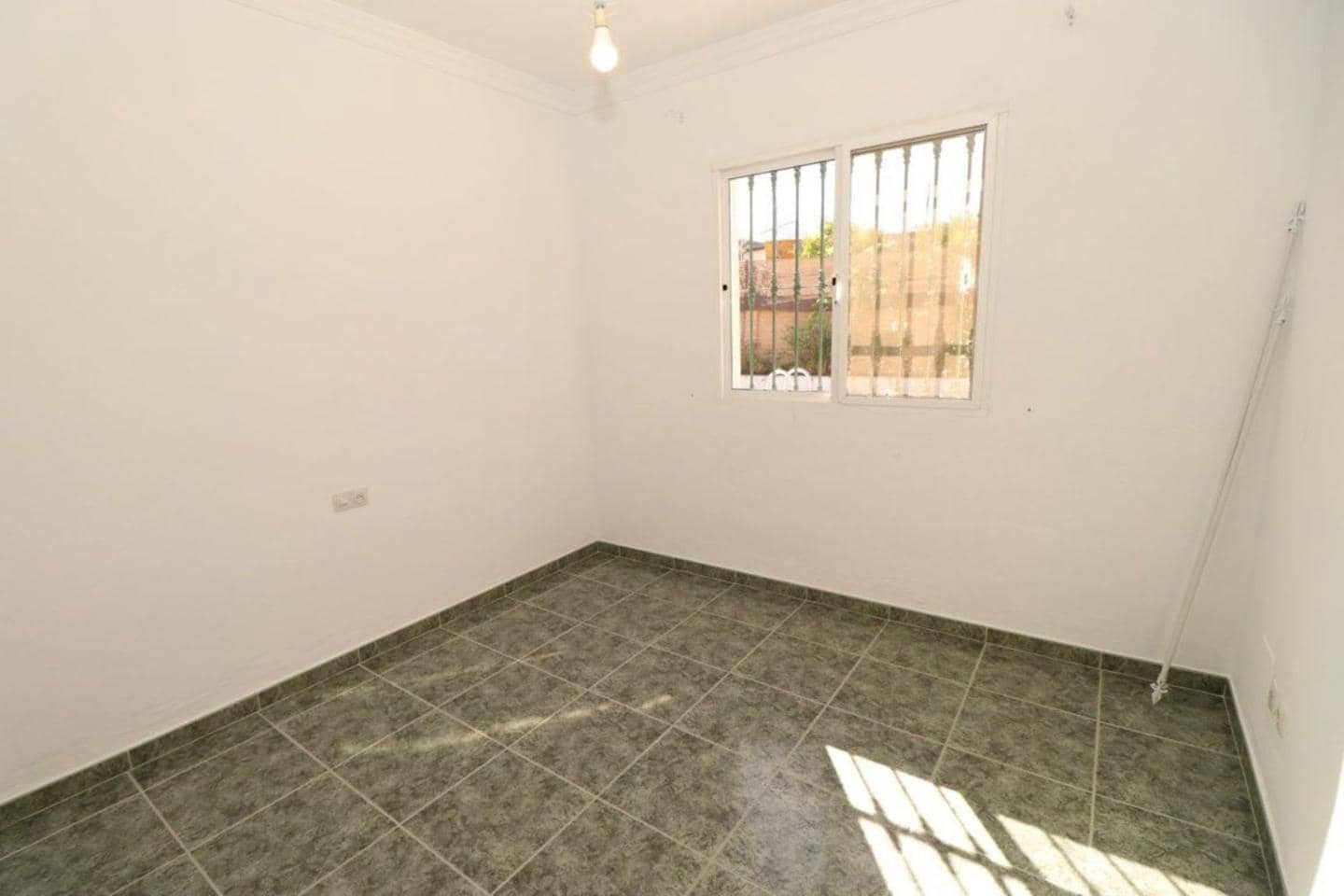 3 soveværelse Villa til leje i Alhaurin de la Torre med swimmingpool - € 1.800 (Ref: 9075999)